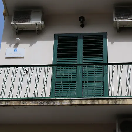 Giacomino Oda ve Kahvaltı